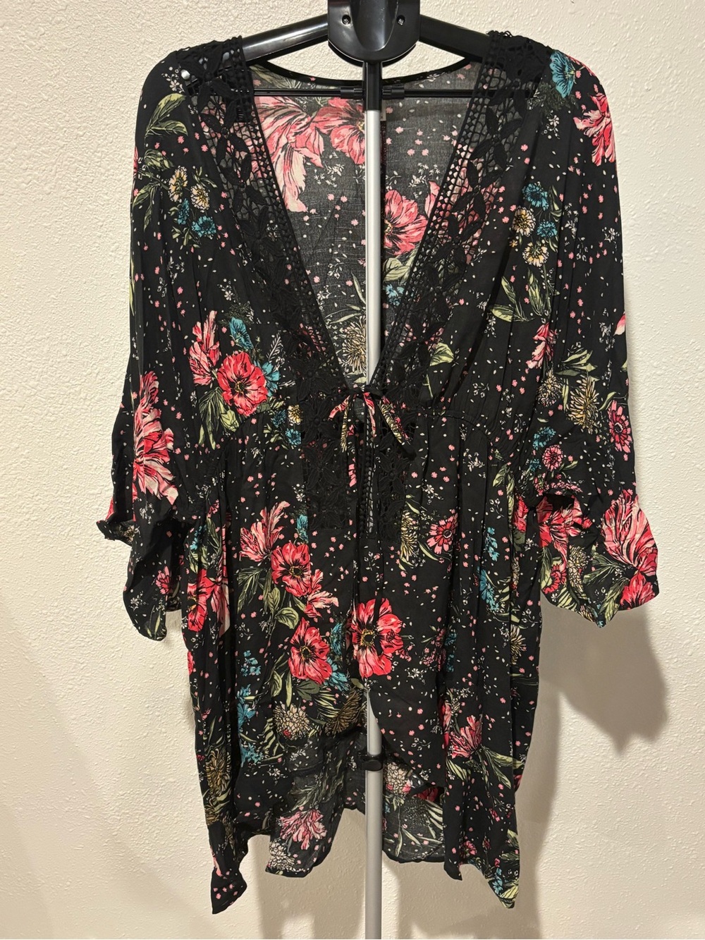 Maurices Black Floral Tie-Front Kimono with Crochet Trim